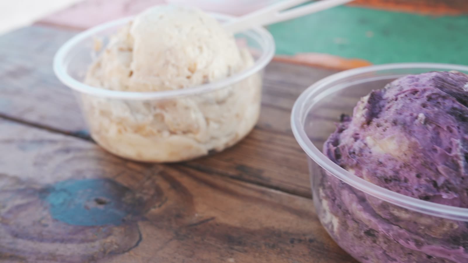 Banana Mama OG and Ube Oreo banana puddings side by side