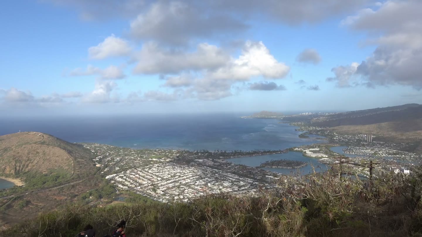 Oʻahu's coastline between food stops on our first trip.